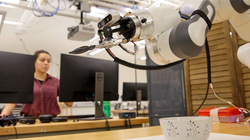 Maya Keely operates a robot equipped with Kiri-Spoon. Photo by Luke Hayes for Virginia Tech.